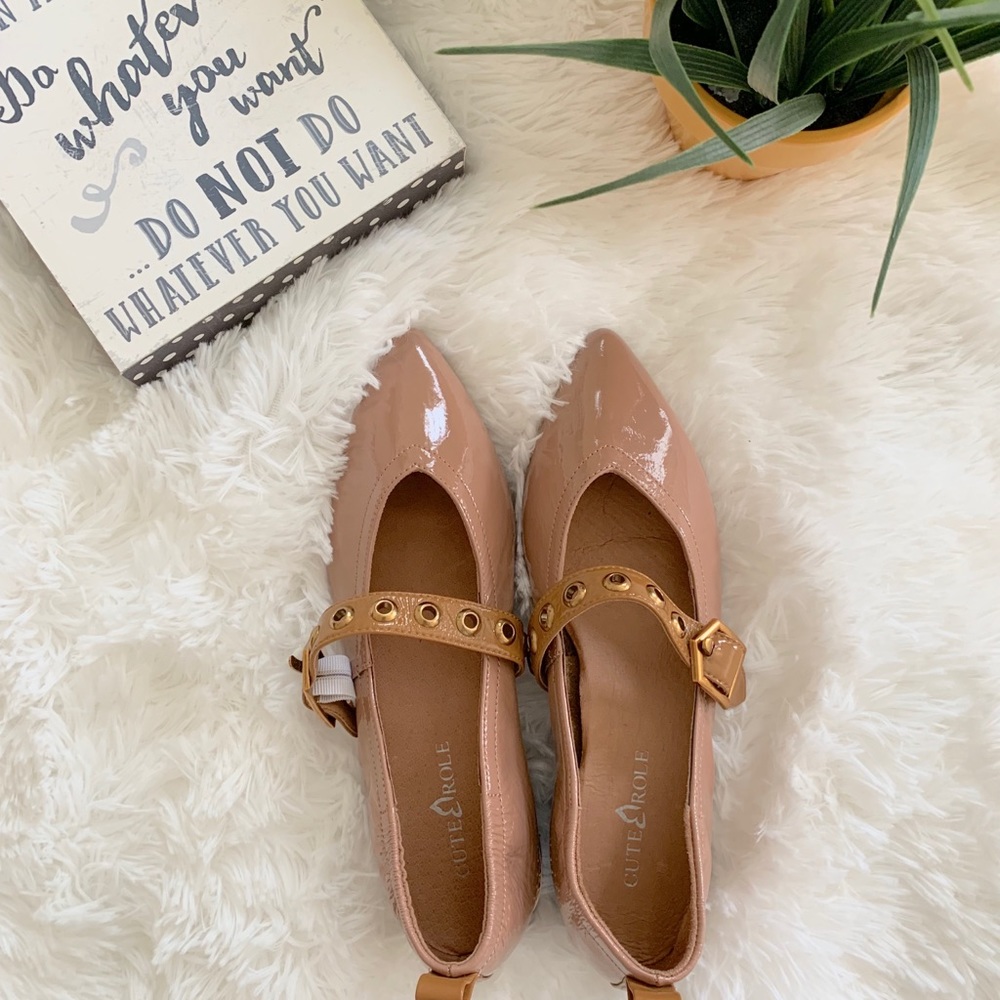Nude pink flats with adjustable strap